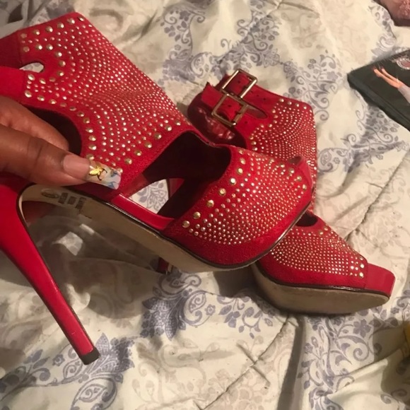 Red heels - Picture 3 of 3